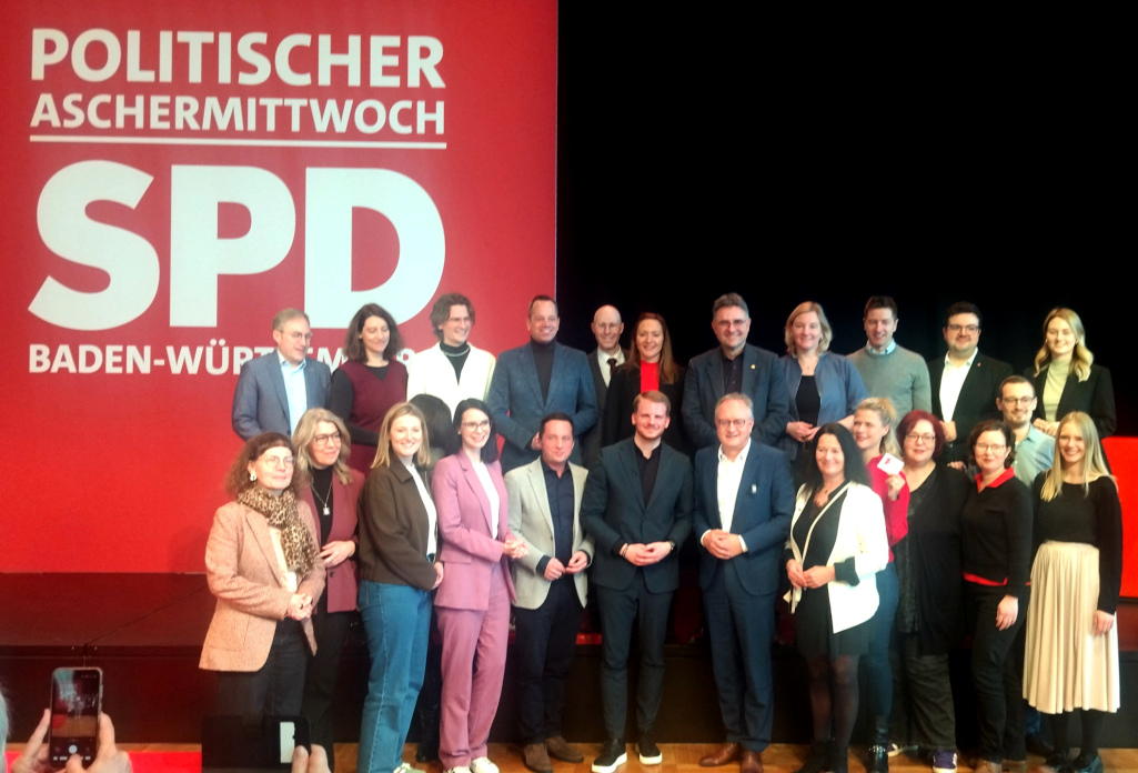 Politischer Aschermittwoch der SPD in Ludwigsburg- Gruppenbild mit Tim Klüssendorf und den Kandidierenden für die Landtagswahl
