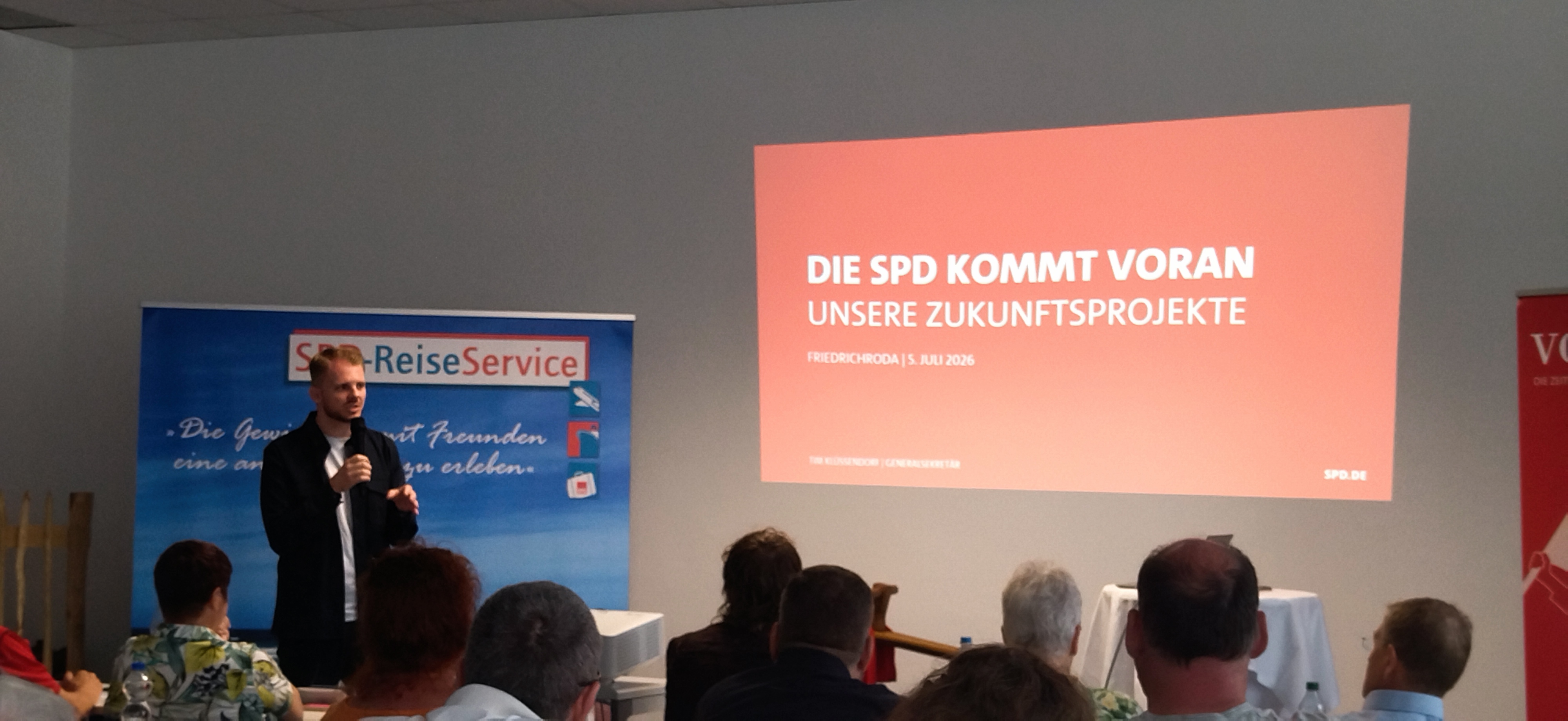 SPD-Generalsekretär Tim Klüssendorf bei seinem Vortrag auf dem Ortsvereinstreffen