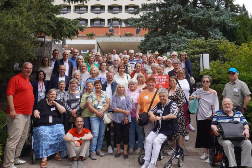 Gruppenbild: Teilnehmer des Ortsvereinstreffens 2026